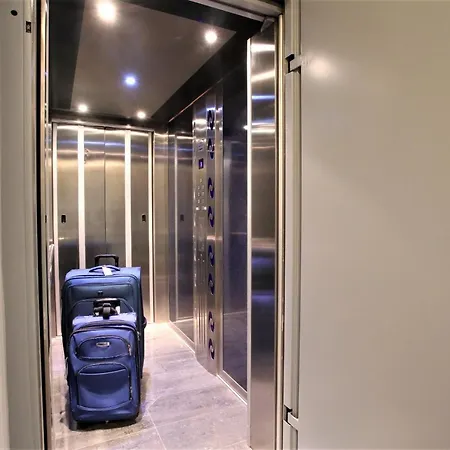 Hotel apartamentowy Gk Airport - Free Shuttle By Gk 3*
